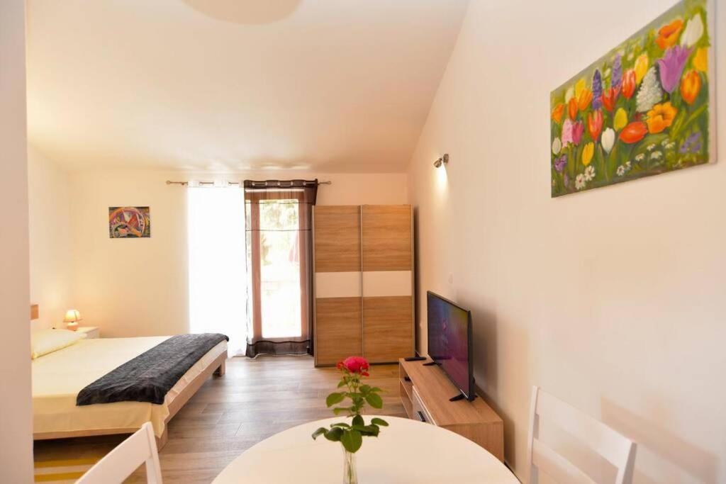 Apartment Vesna For 2, Free Parking And Wi-Fi PUY 외부 사진