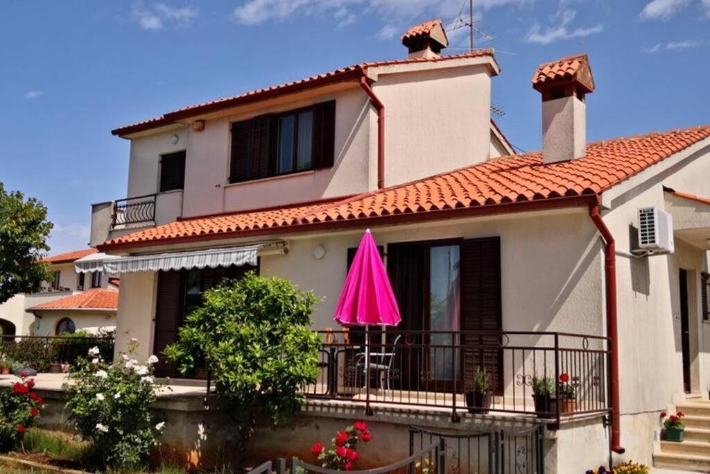 Apartment Vesna For 2, Free Parking And Wi-Fi PUY 외부 사진