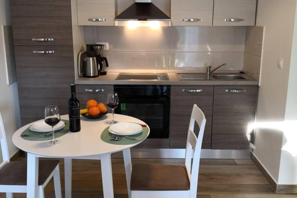 Apartment Vesna For 2, Free Parking And Wi-Fi PUY 외부 사진