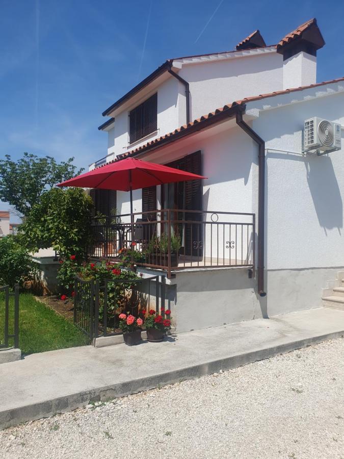 Apartment Vesna For 2, Free Parking And Wi-Fi PUY 외부 사진